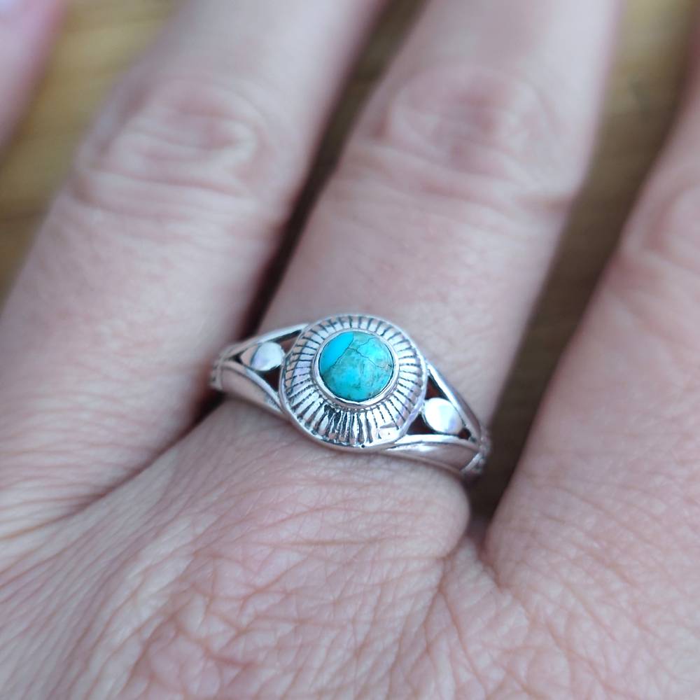 Anello con pietra in argento 925 - KARHAD