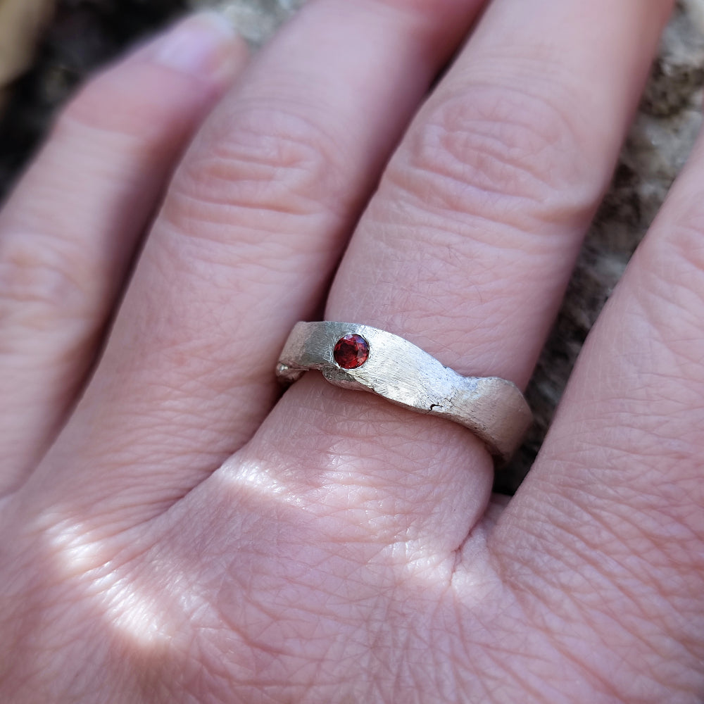 Anello artigianale con pietra in argento 925 - KULTA