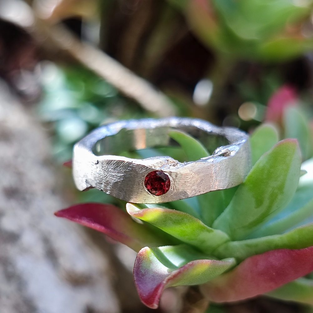 Anello artigianale con pietra in argento 925 - KULTA