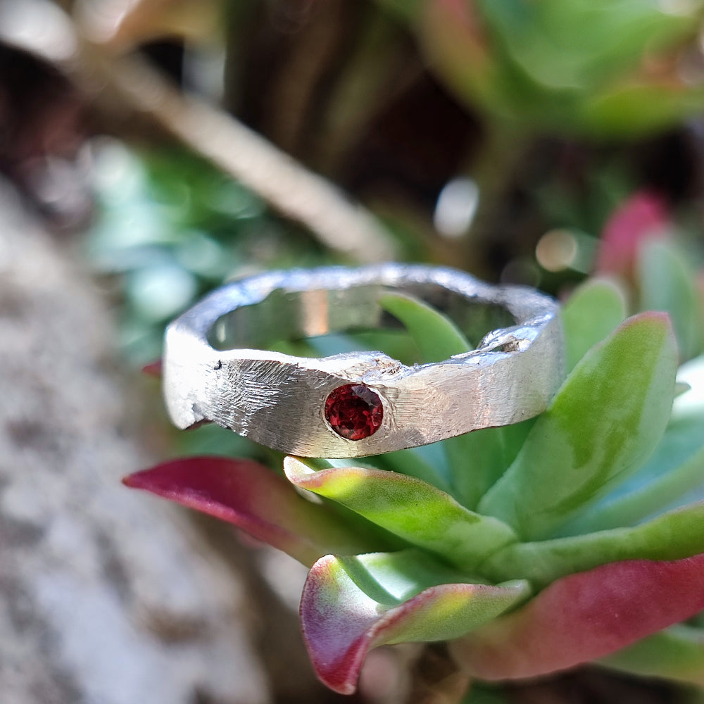 Anello artigianale con pietra in argento 925 - KULTA