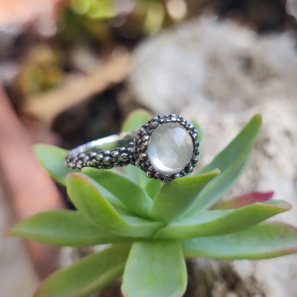I Be, Cristallo di Rocca sfaccettata 8 X 12 mm gemma I Be, Cristallo di Rocca sfaccettata 8 X 12 mm gemma