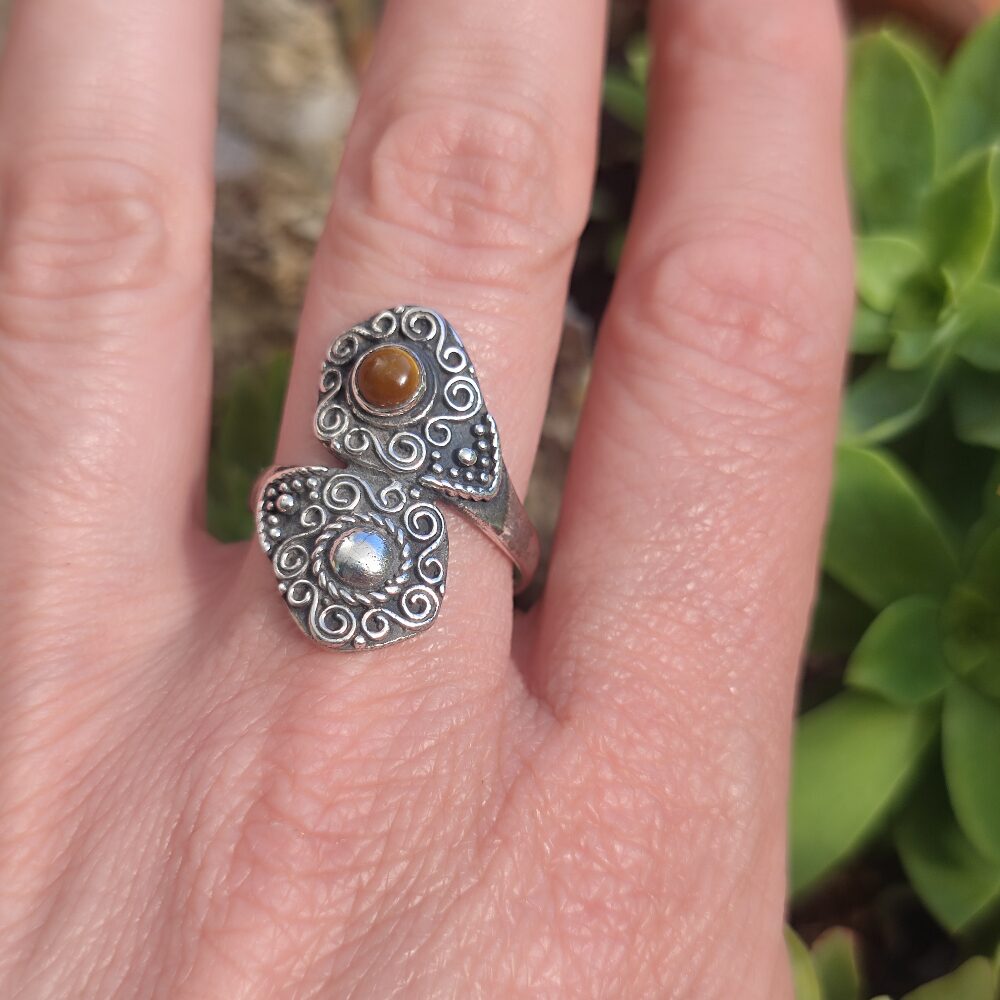 Anello etnico con pietra in argento 925 - PITHUAR