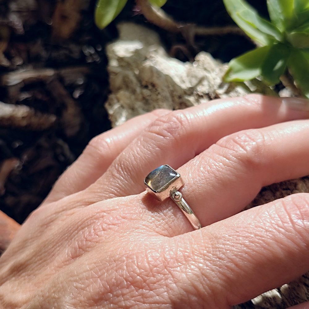 Anello con pietra in argento 925 - SAMON