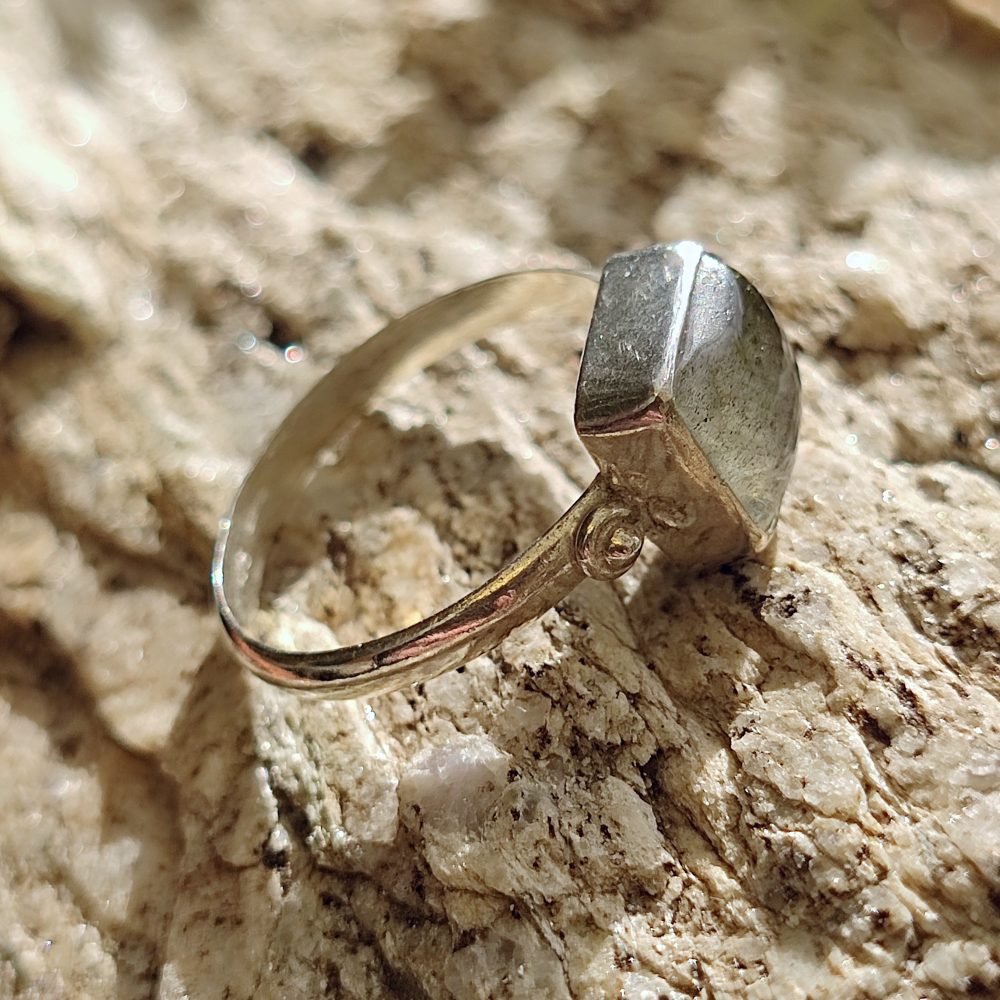 Anello con pietra in argento 925 - SAMON