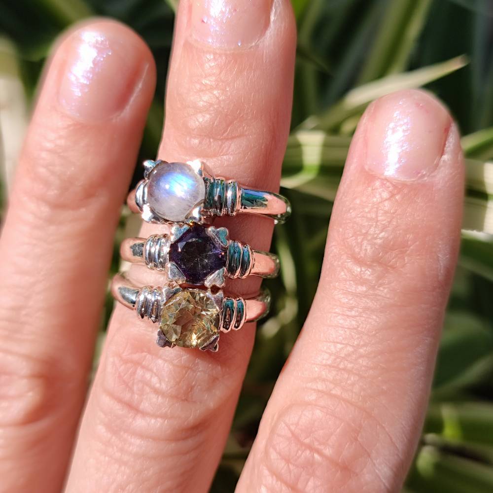 Anello con pietra in argento 925 - SONHAT