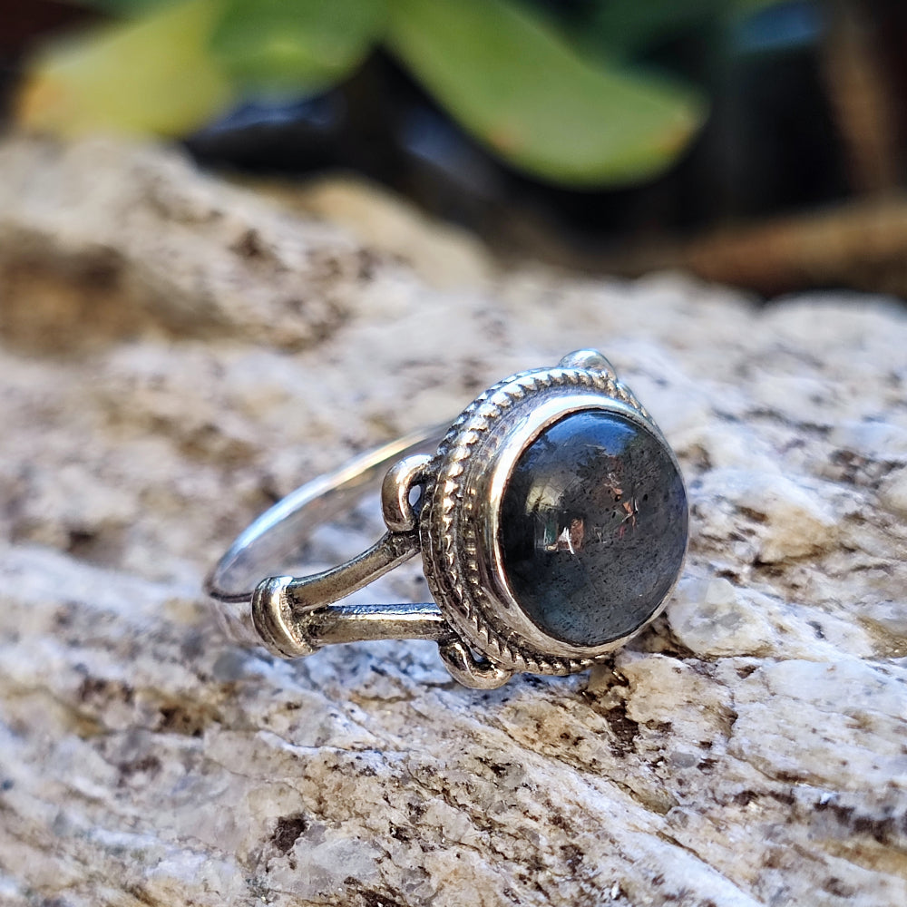 Anello etnico con pietra in argento 925 - THALASI