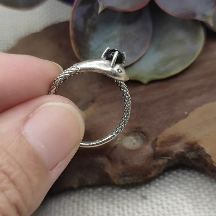 Anello in argento 925 con pietra e serpente - BESTAVARIPETA