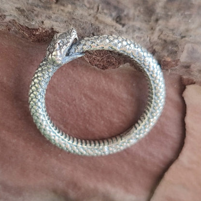 Anello in argento 925 serpente - UROBORO