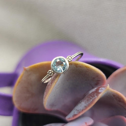 Anello etnico in argento 925 topazio azzurro - MANDIRA