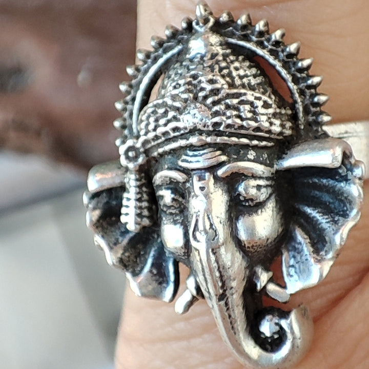 Anello in argento antico con Ganesh - VERSAR