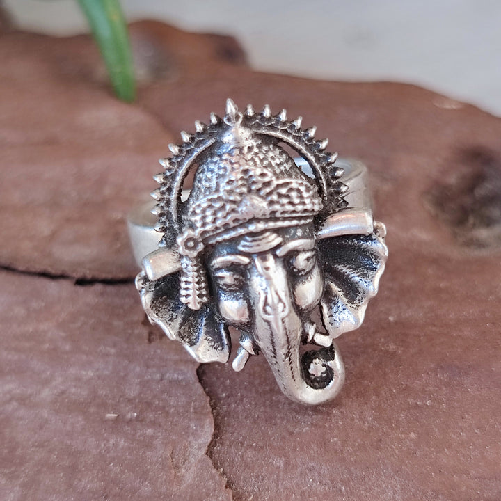 Anello in argento antico con Ganesh - VERSAR