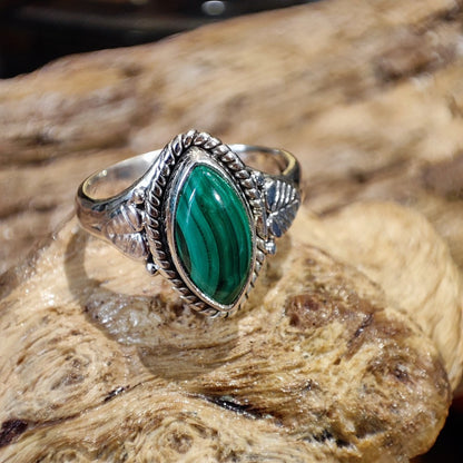 Anello con pietra in argento 925 RITSWAT