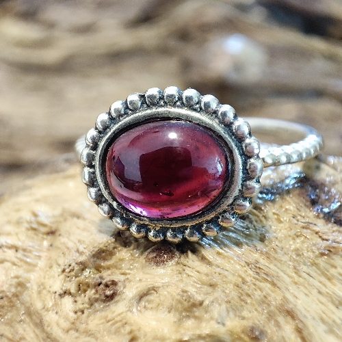 Anello con pietra in argento 925 - TUKUDI – granato