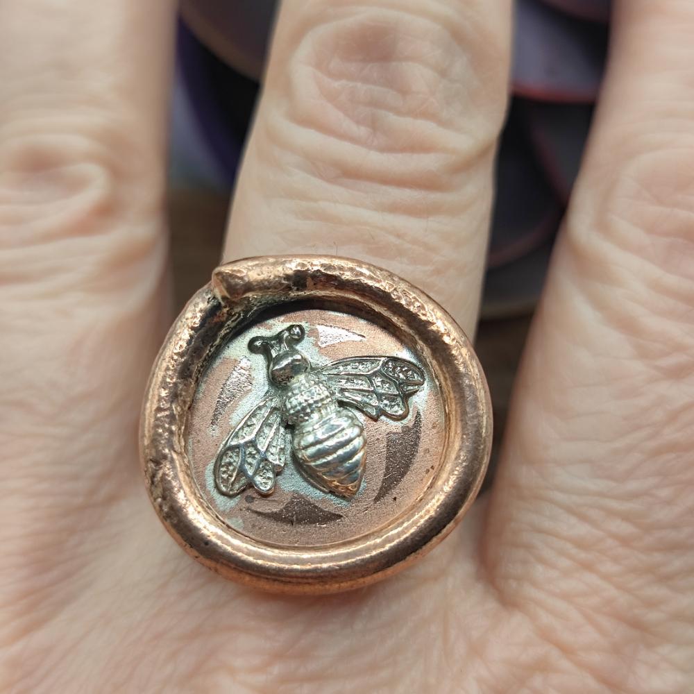 Anello artigianale in argento 925 e bronzo con ape - DIYA