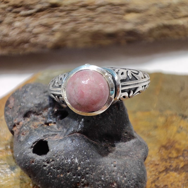 radice di rubino - Anello etnico con pietra in argento 925 - HALUMALAY