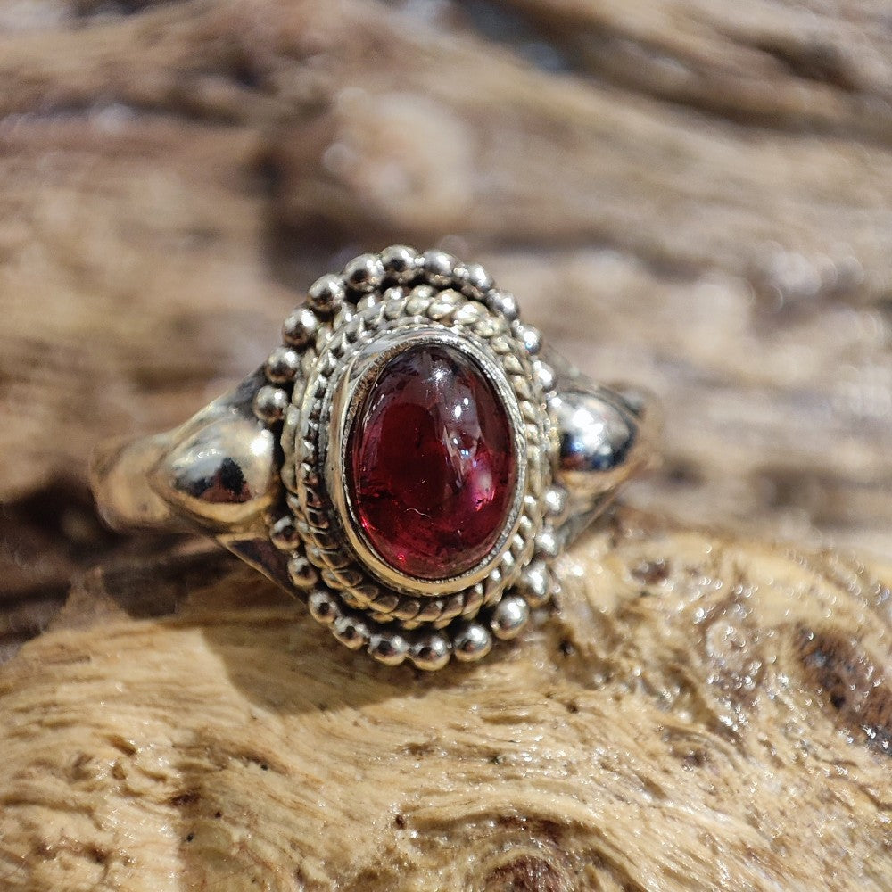 Anello etnico con granato in argento 925 - RUAND