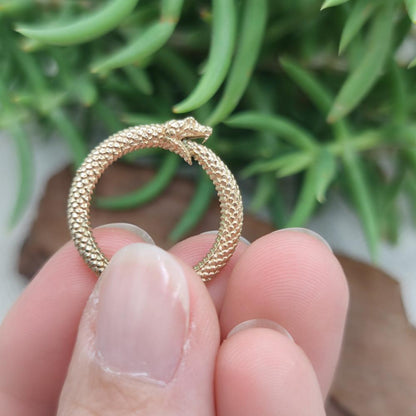 Anello in bronzo dorato serpente - UROBORO