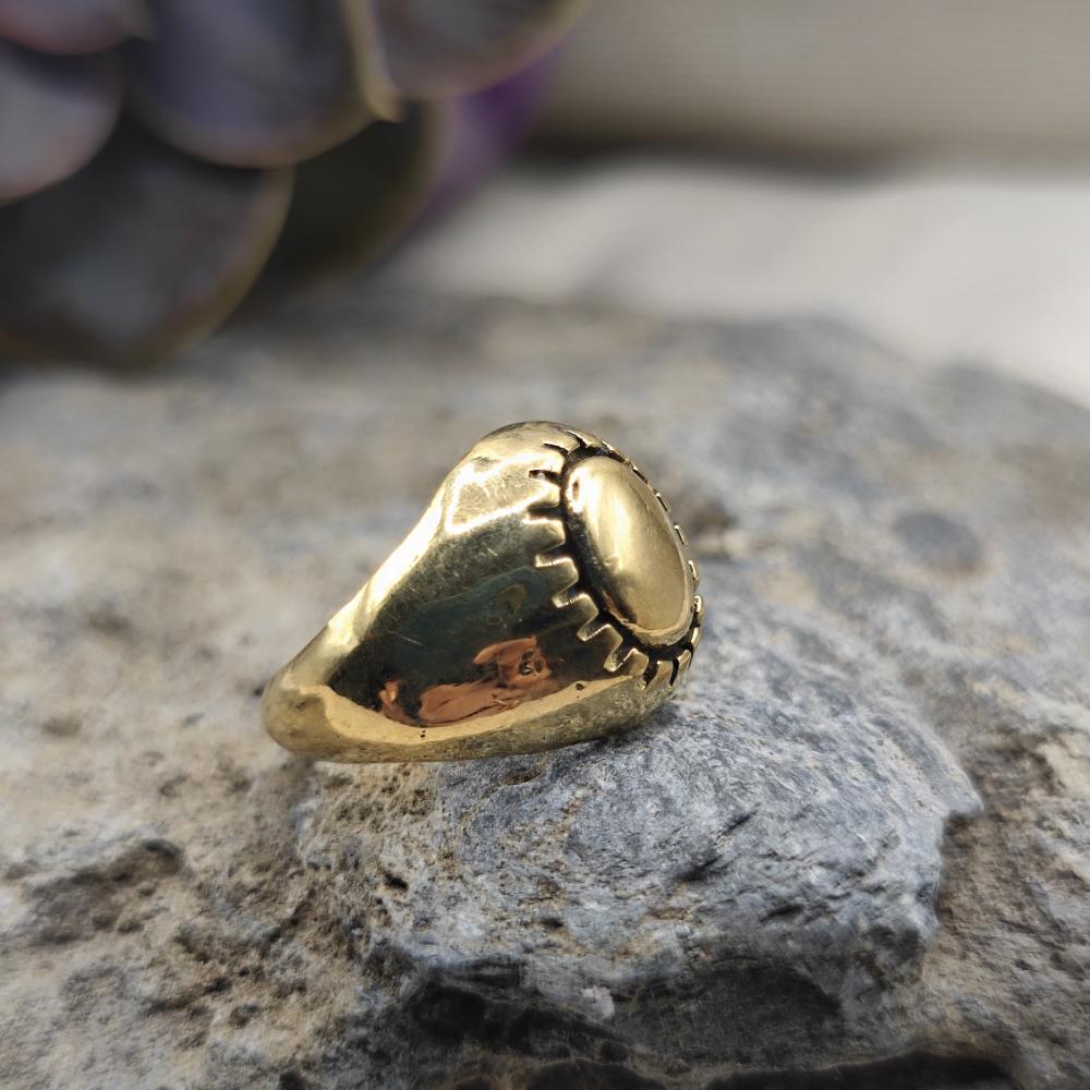 Anello chevalier in ottone - TAVIRA
