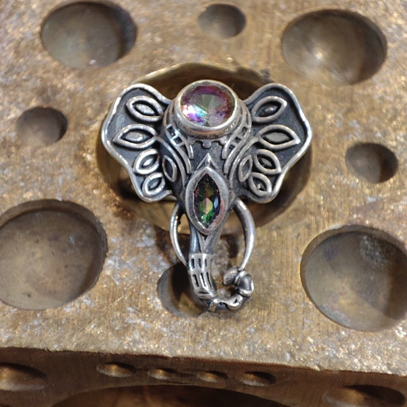 Anello etnico elefante in argento 925 con pietra - ATAIKULA – Topazio mistico
