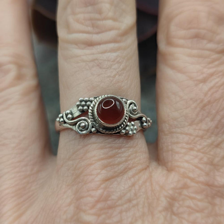Anello etnico in argento 925 con corniola - YAMUNA