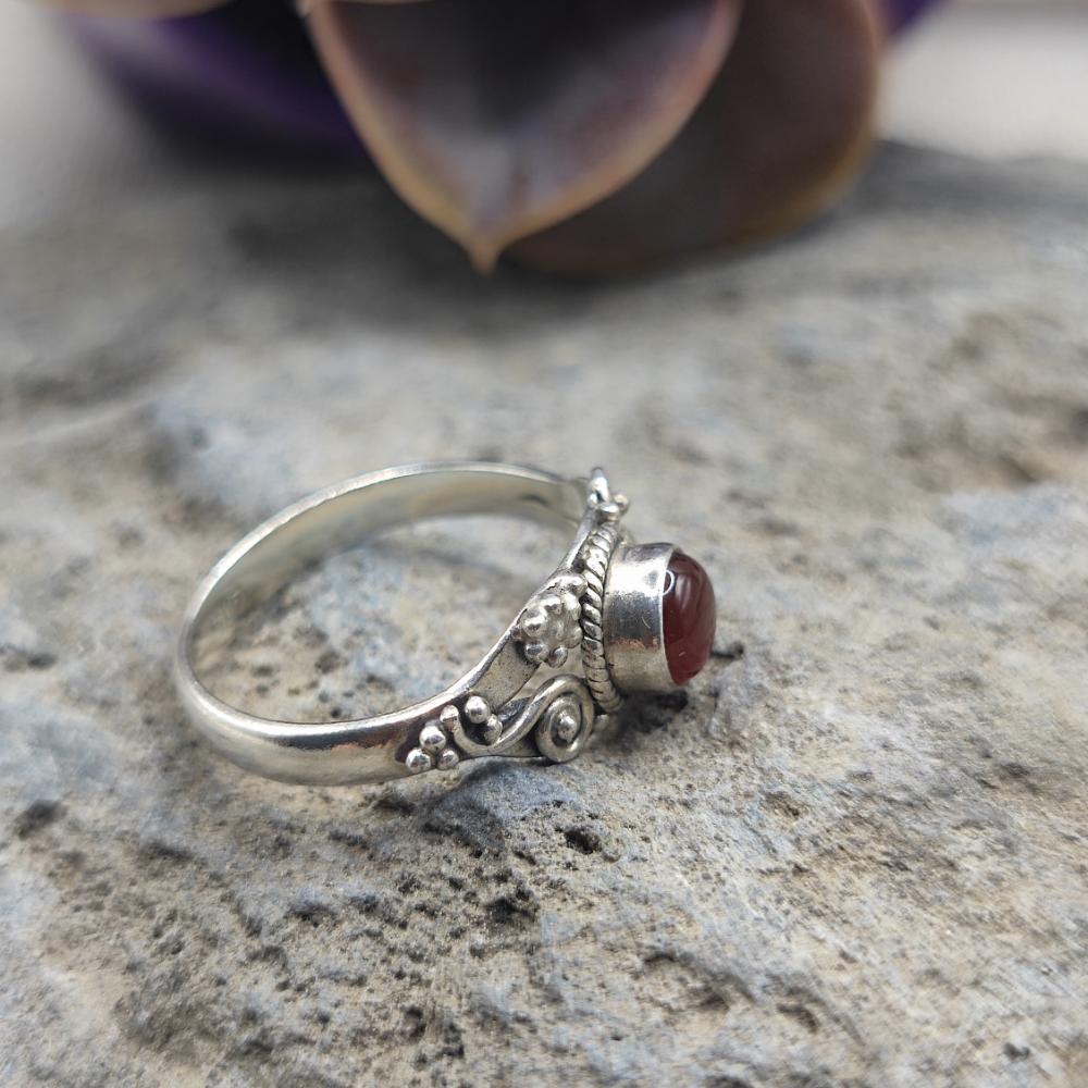 Anello etnico in argento 925 con corniola - YAMUNA