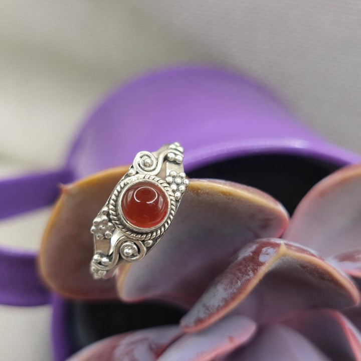 Anello etnico in argento 925 con corniola - YAMUNA