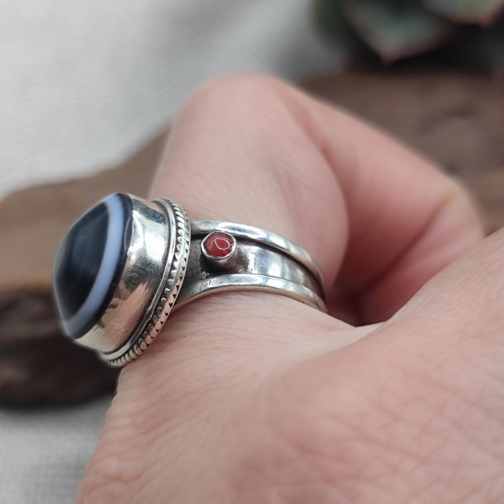 Anello etnico in argento 925 con Dzi tibetano - KALAN