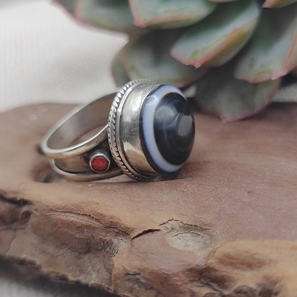 Anello etnico in argento 925 con Dzi tibetano - KALAN