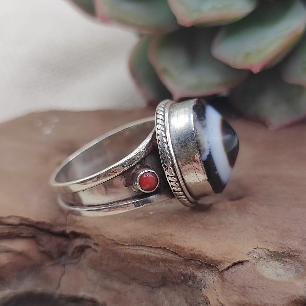 Anello etnico in argento 925 con Dzi tibetano - UPPAL