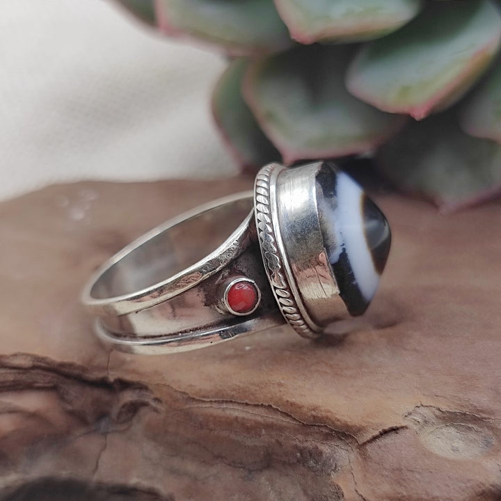 Anello etnico in argento 925 con Dzi tibetano - UPPAL