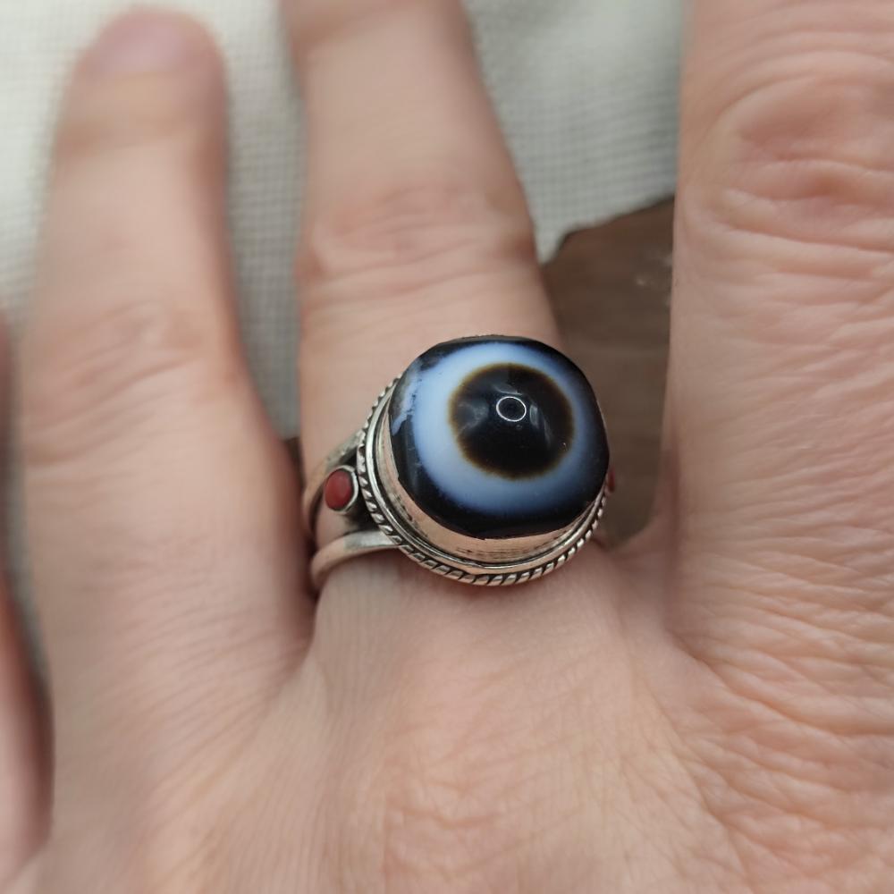 Anello etnico in argento 925 con Dzi tibetano - UPPAL
