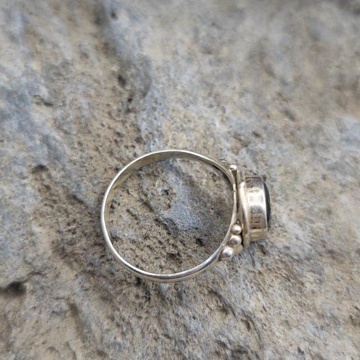 Anello etnico in argento 925 con iolite - ANHANDA