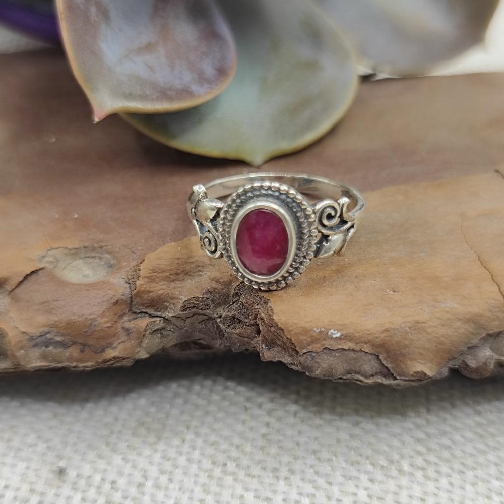 Anello etnico in argento 925 con pietra - ASIFABAD radice di rubino