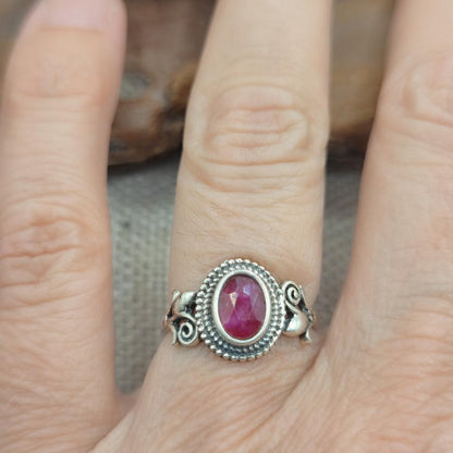 Anello etnico in argento 925 con pietra - ASIFABAD radice di rubino