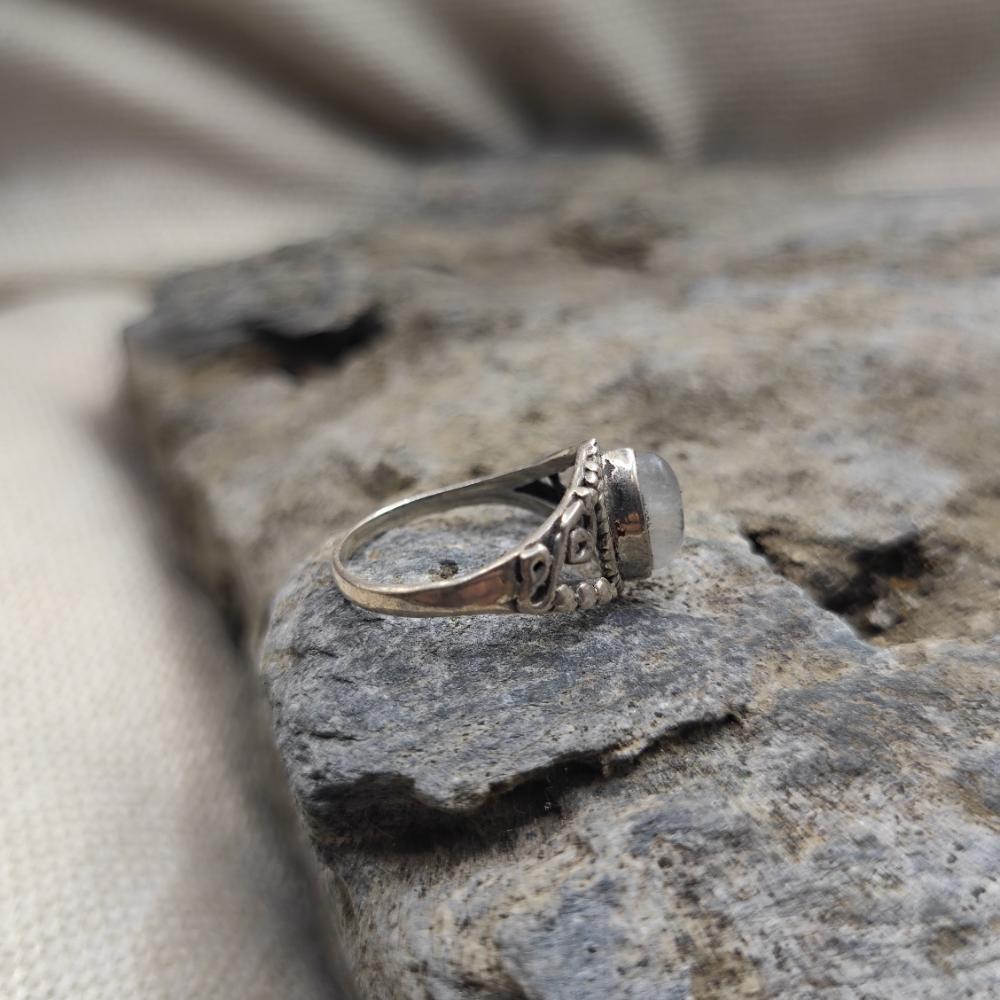 Anello etnico in argento 925 con pietra di luna - TARAS