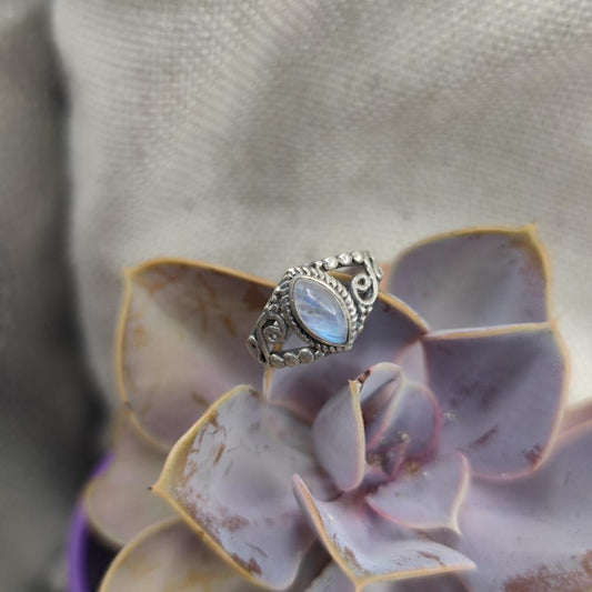 Anello etnico in argento 925 con pietra di luna - TARAS