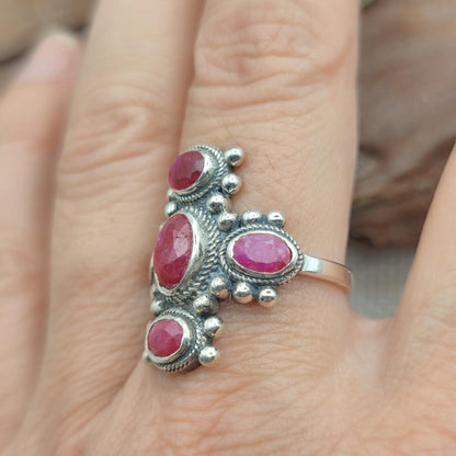 Anello etnico in argento 925 con pietra - PORADIH