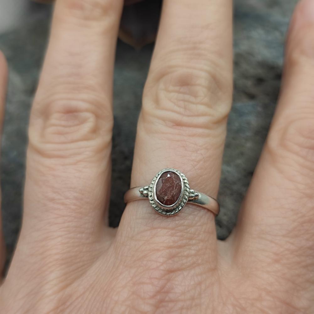 Anello etnico in argento 925 radice di rubino - AZMIRA