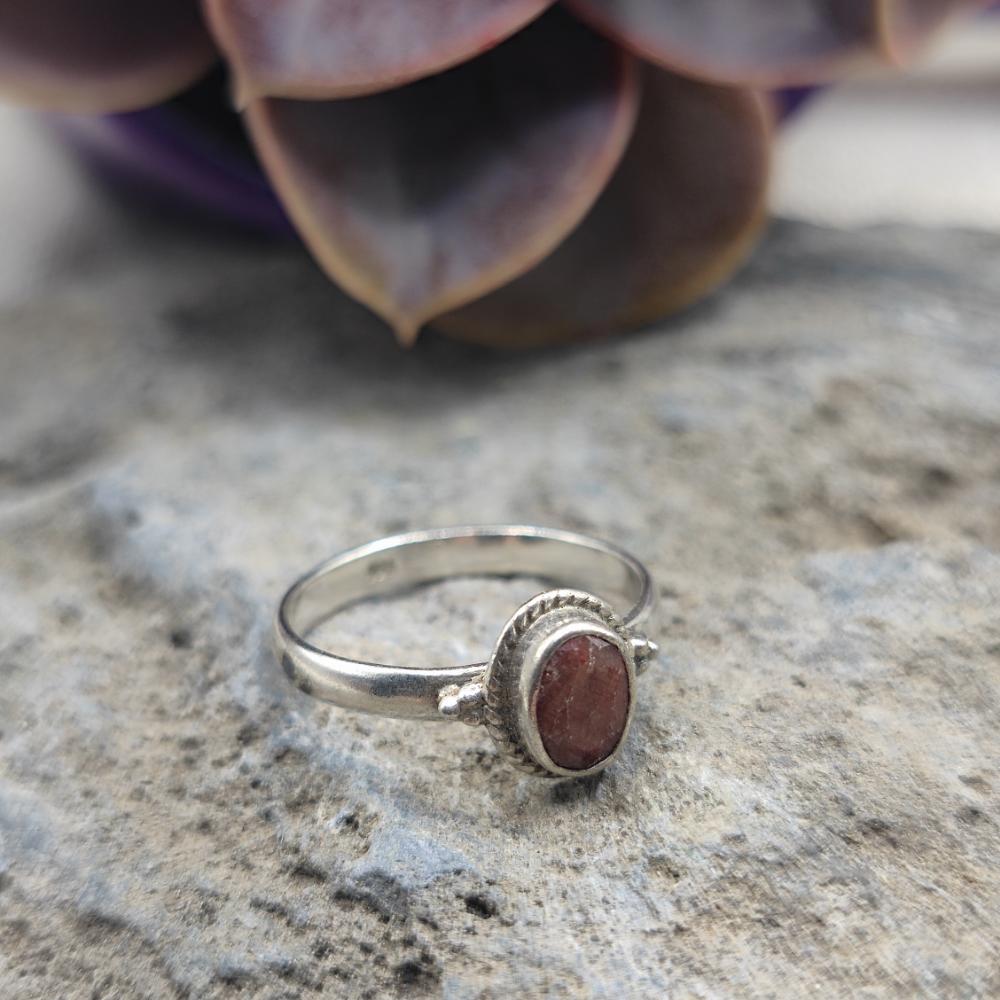Anello etnico in argento 925 radice di rubino - AZMIRA