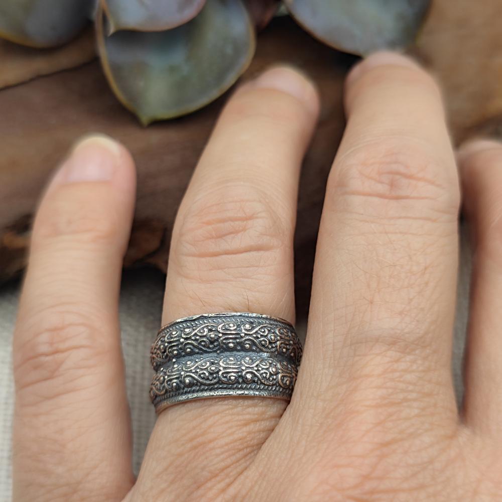 Anello etnico a fascia in argento 925 - MAESHPUR