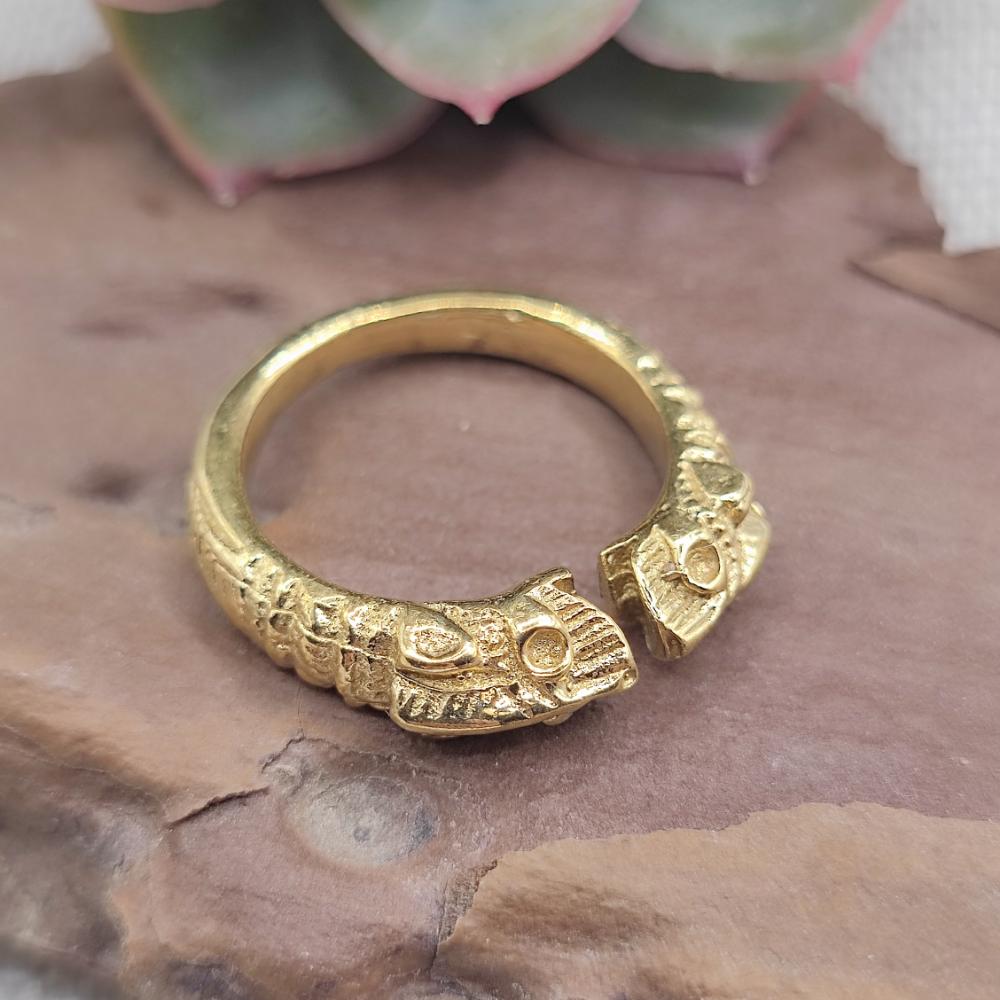 ANELLO etnico in ottone con teste di serpenti - PARVATIPURA
