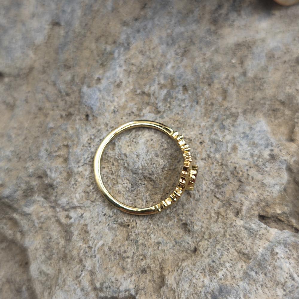 Anello etnico in ottone con granato - NEELVARA