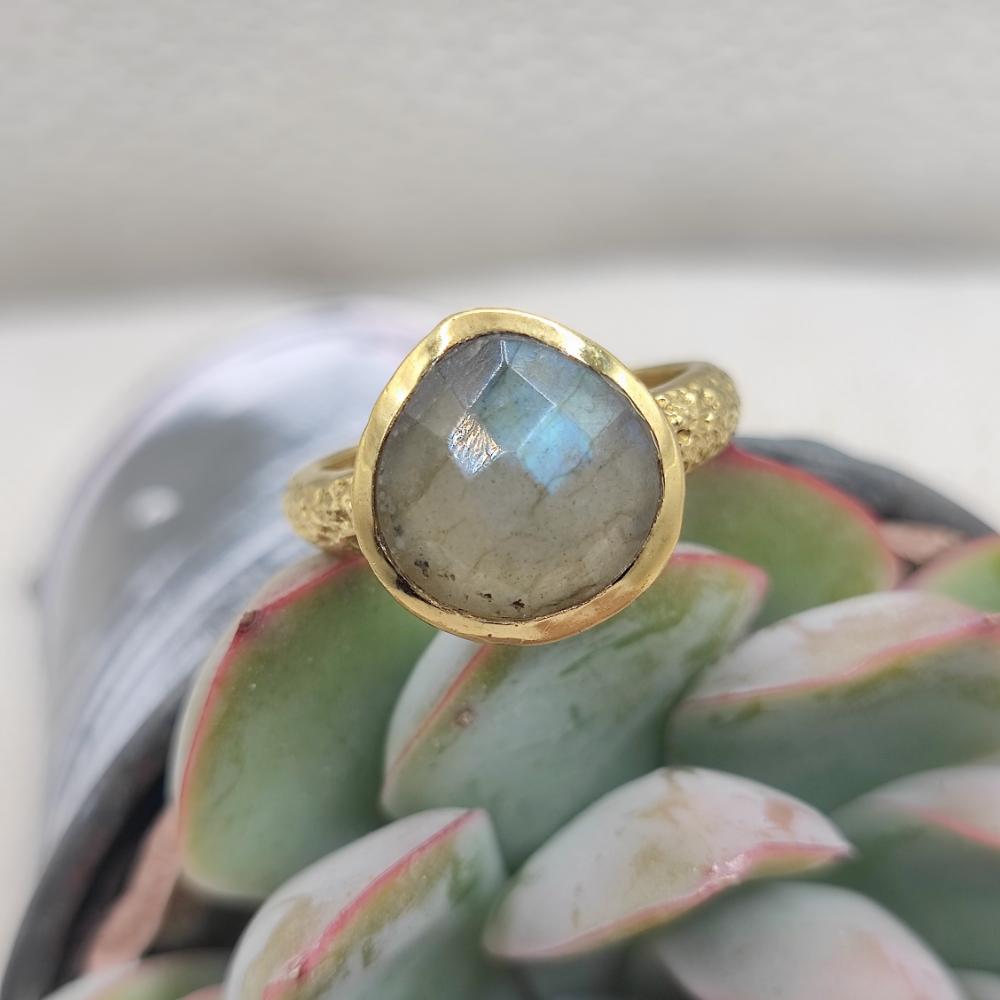 ANELLO etnico in ottone con labradorite - PAPAMPETA