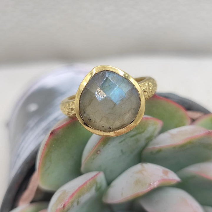 ANELLO etnico in ottone con labradorite - PAPAMPETA