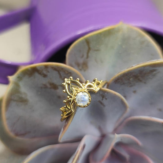 Anello etnico in ottone con pietra di luna - NEELVARA