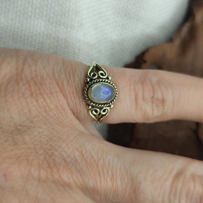 ANELLO etnico in ottone con pietra - TALAMUK – pietra di luna