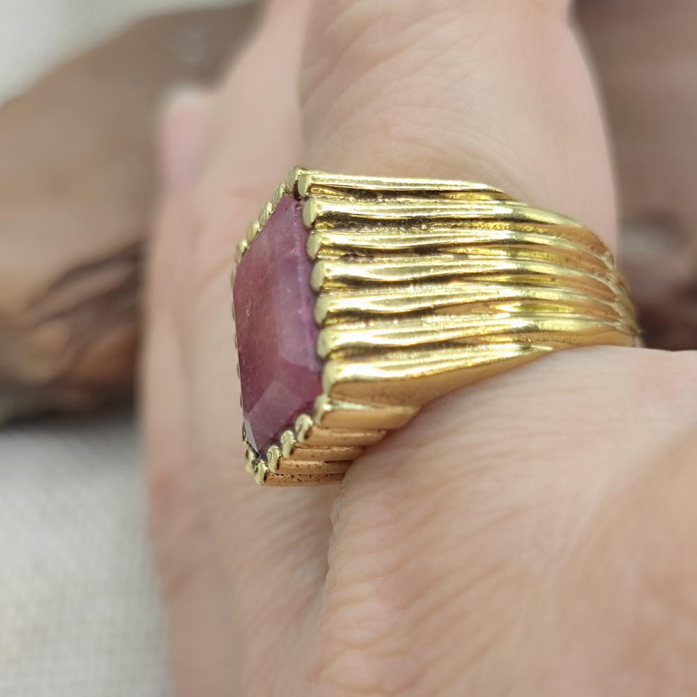 ANELLO etnico in ottone con radice di rubino - PATANCHERU