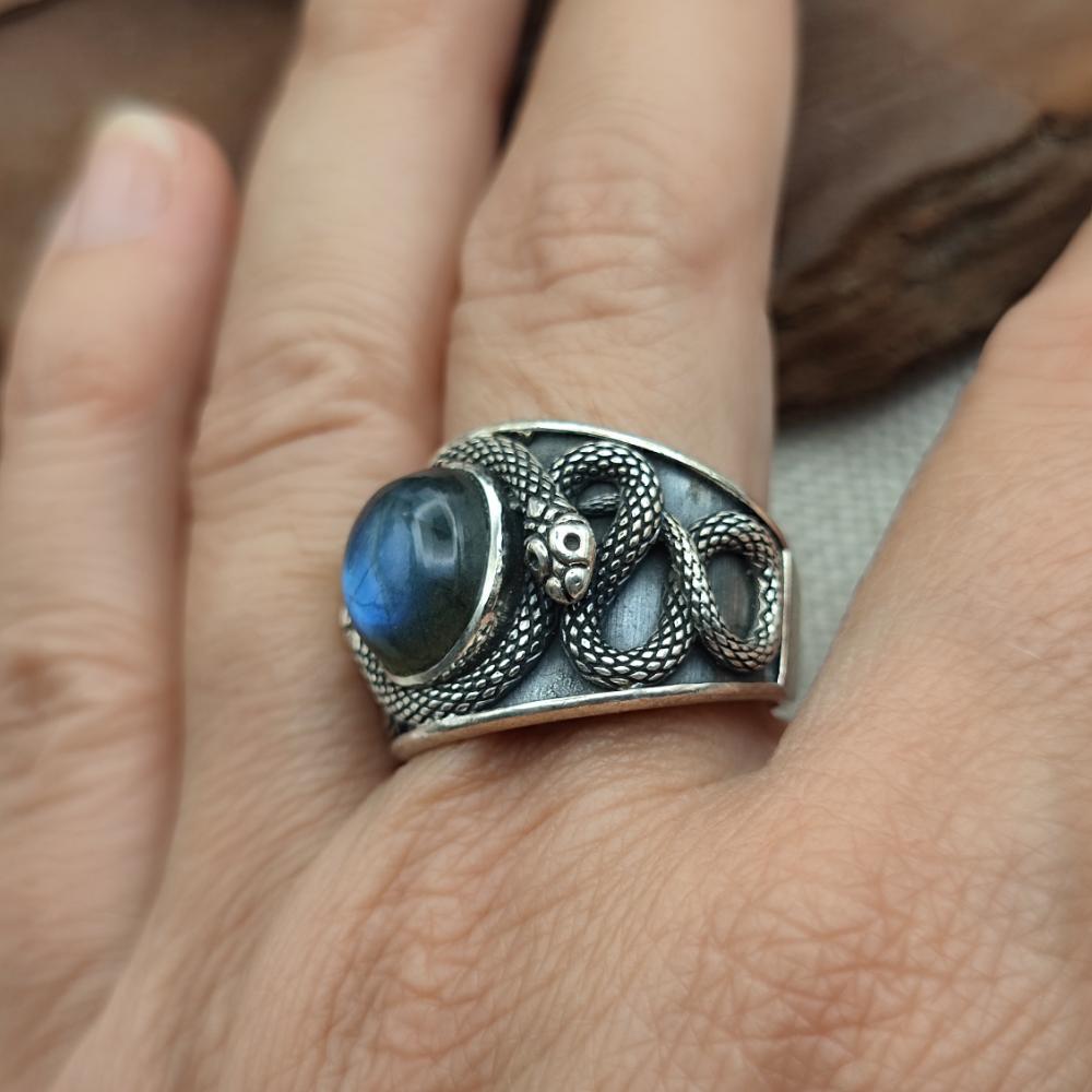 Anello etnico in argento 925 con pietra e serpenti - NAGFENI