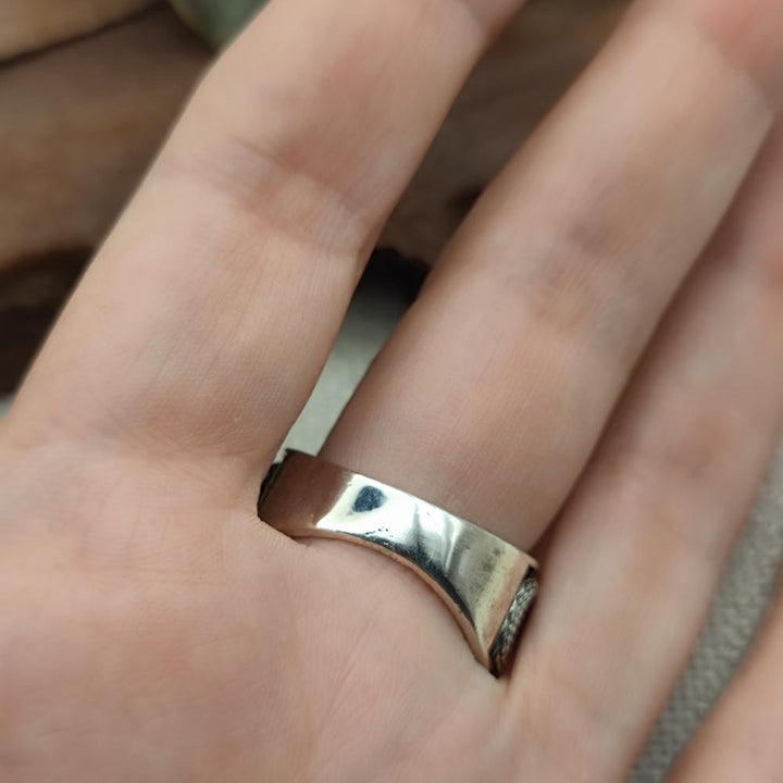 Anello etnico in argento 925 con pietra e serpenti - NAGFENI