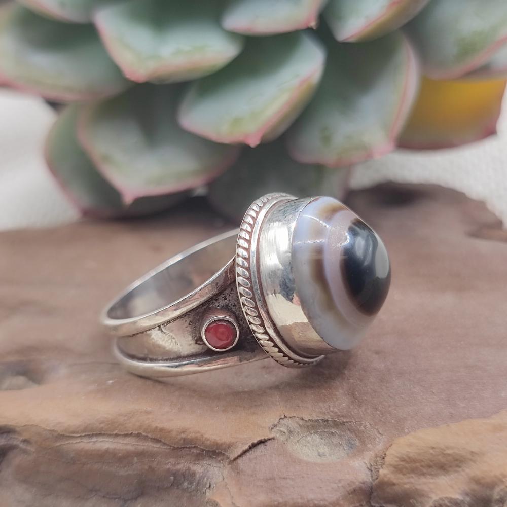 Anello etnico in argento 925 con Dzi tibetano - TUNI
